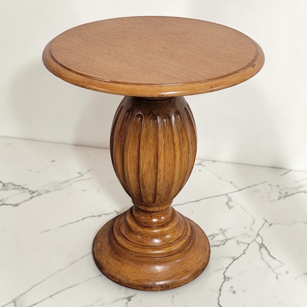 8911 Round Wood Pedestal Table