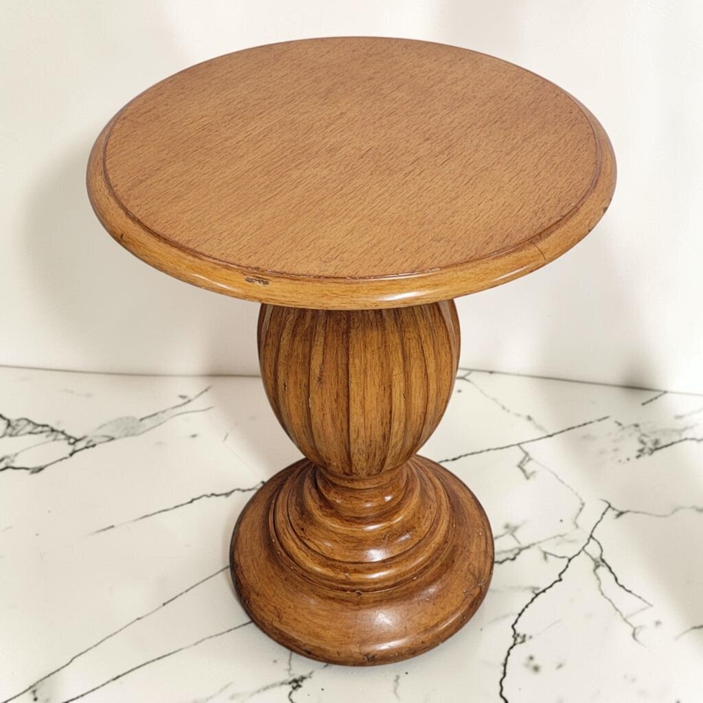 8911 Round Wood Pedestal Table
