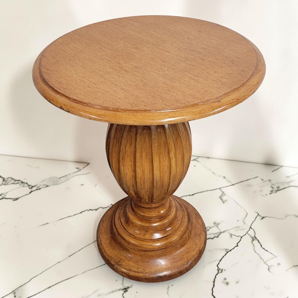 8911 Round Wood Pedestal Table