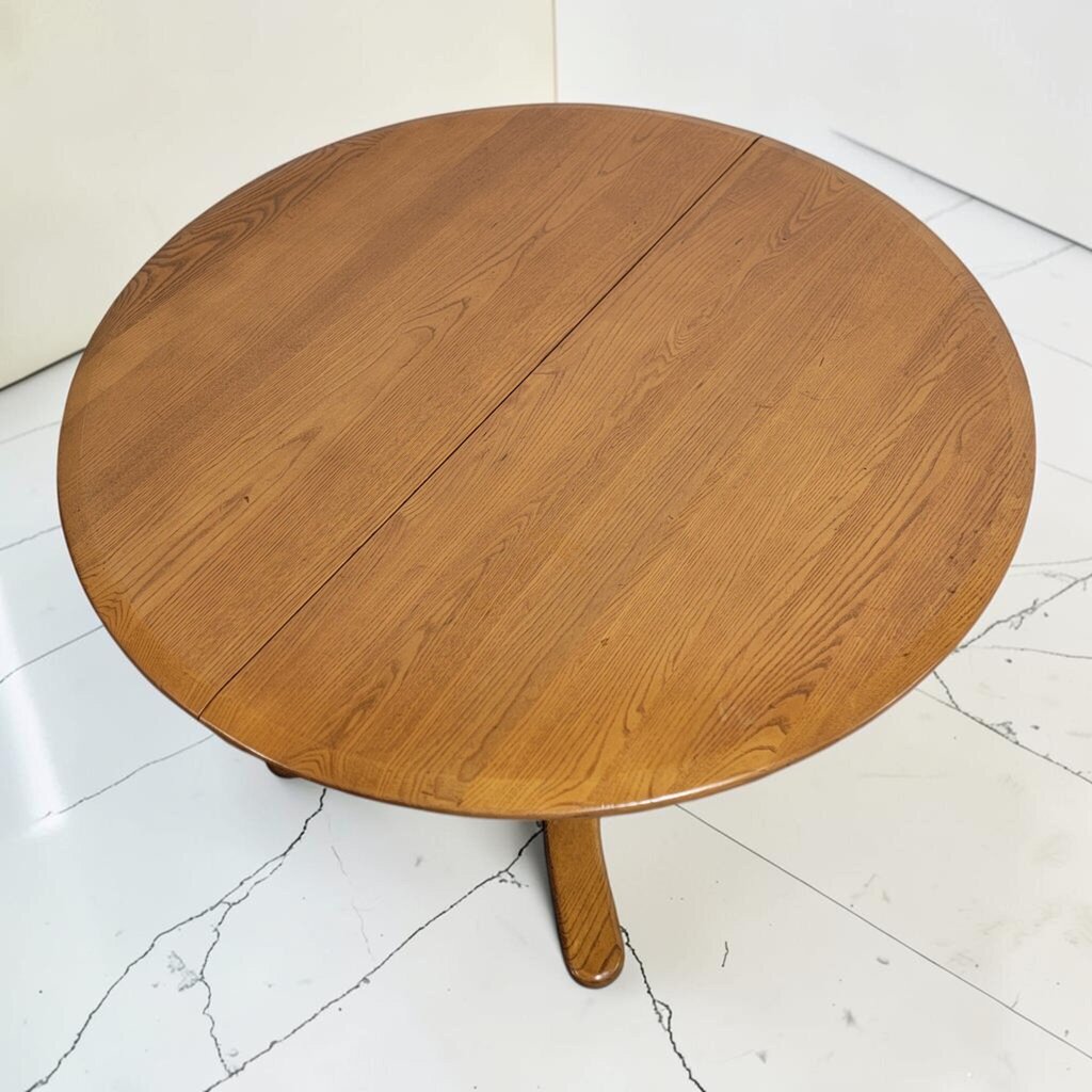 8913 Round Mission Dining Table with 2 Leaves