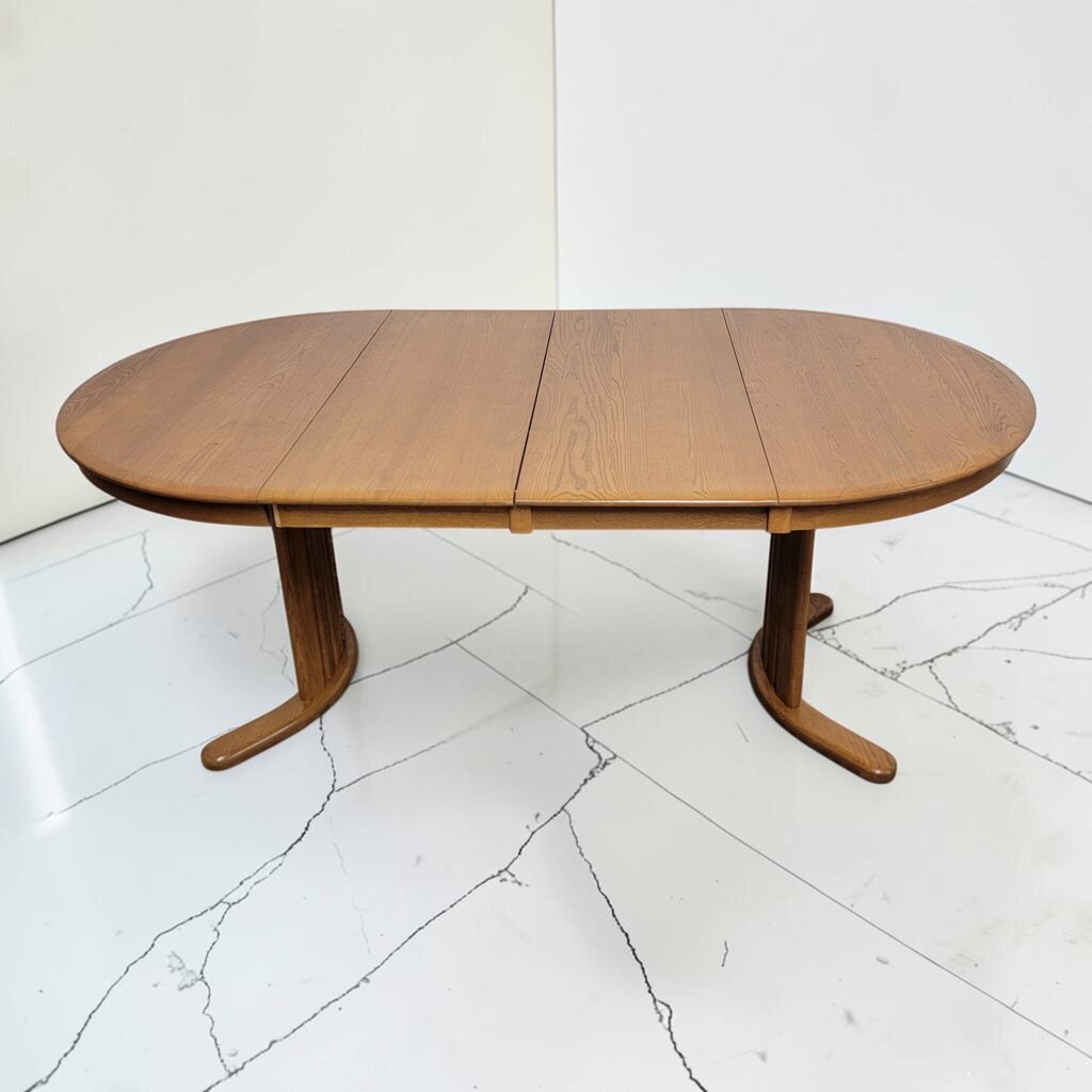 8913 Round Mission Dining Table with 2 Leaves