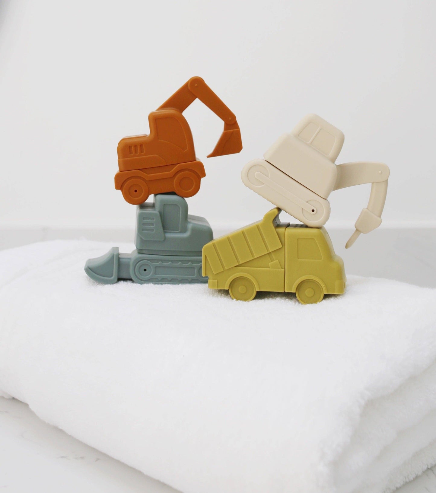 Construction Vehicle Mold Free Silicone Bath Toy Set