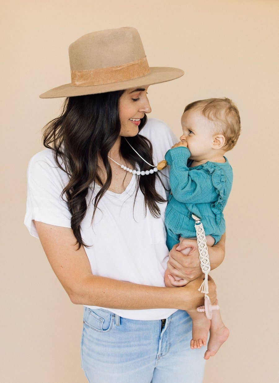 Macrame Pacifier Clip- Cream