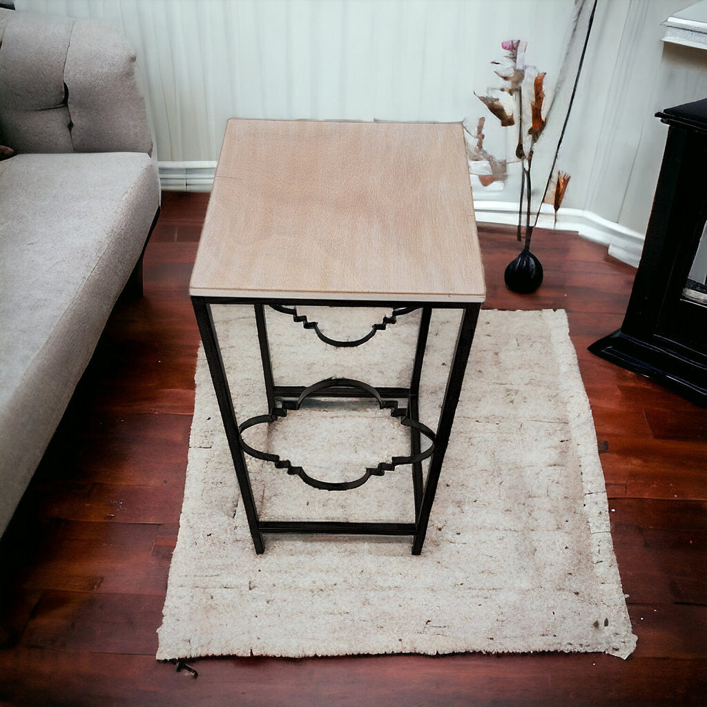 4772 BLACK METAL AND WOOD ACCENT TABLE